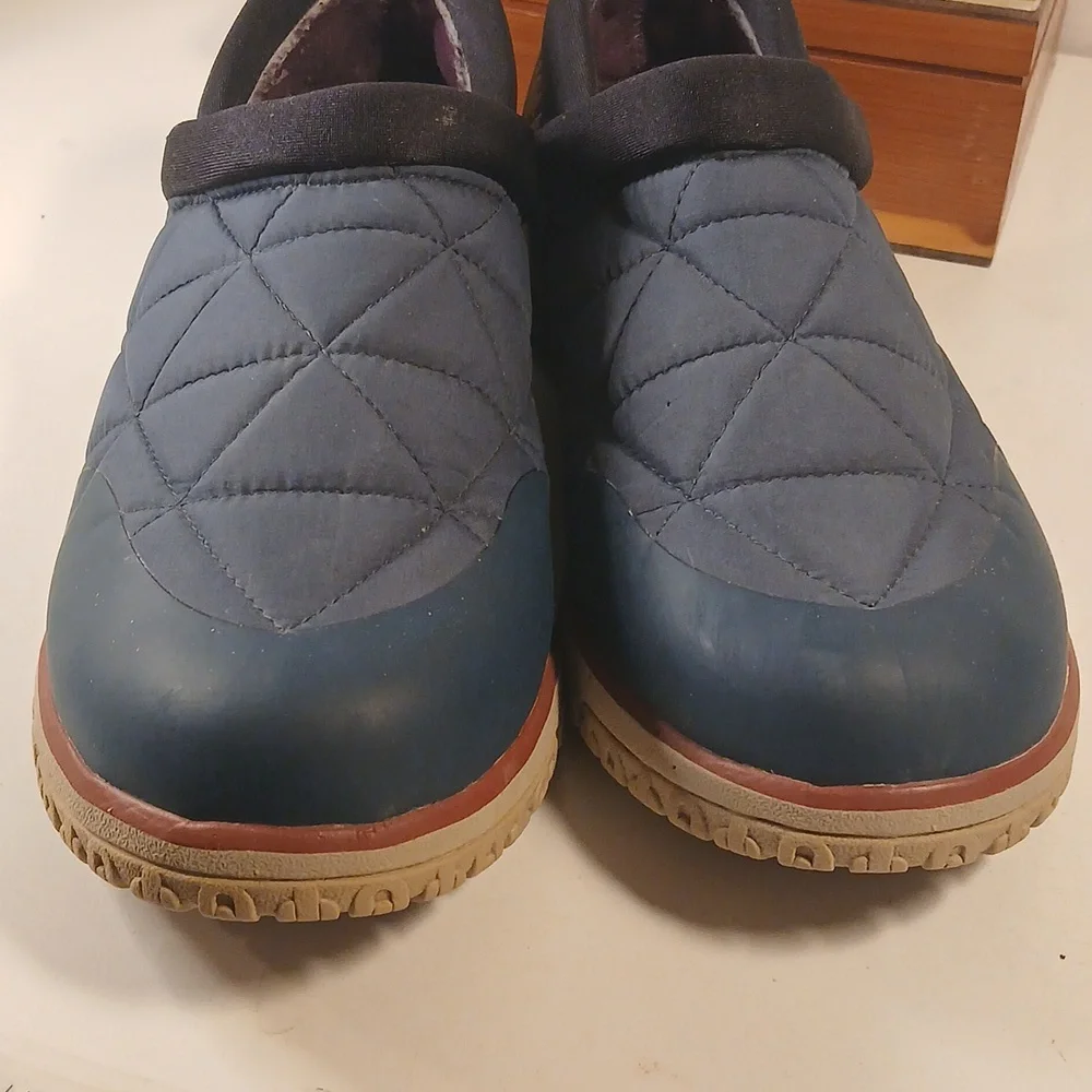 LL Bean Womens Ultralight Primaloft All Westher Water Resistant Slip Ons Sz 8 M